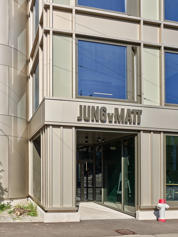 2226 Hybrid Sanierung Universitätstrasse Zürich – Rhythmisiertes Fassadenkleid durch Überlagerung von stark profilierten Lisenen – Jürg Zimmermann